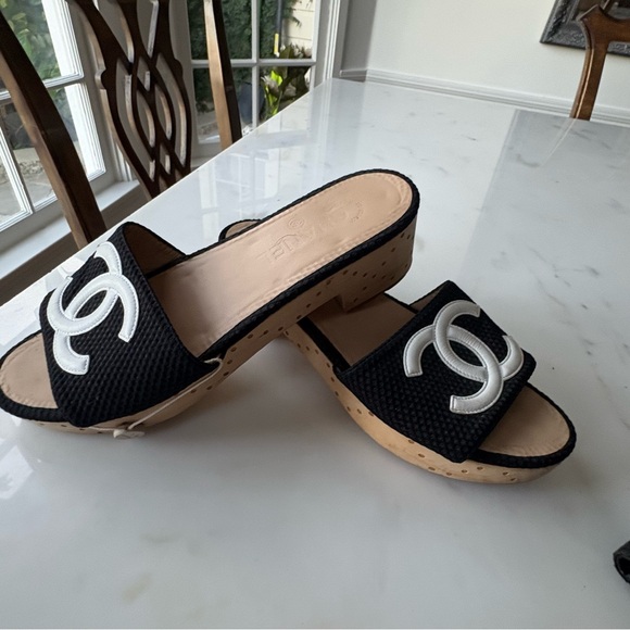 Chanel Black and White Slide Sandals Size 39.5 - Picture 7 of 16